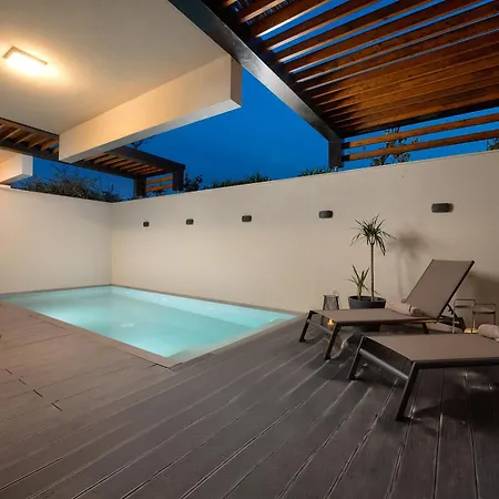 Luxury With Private Heated Pool - Znjan Angala Lejlighed