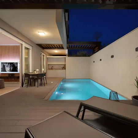 Apartman Luxury With Private Heated Pool - Znjan Angala *