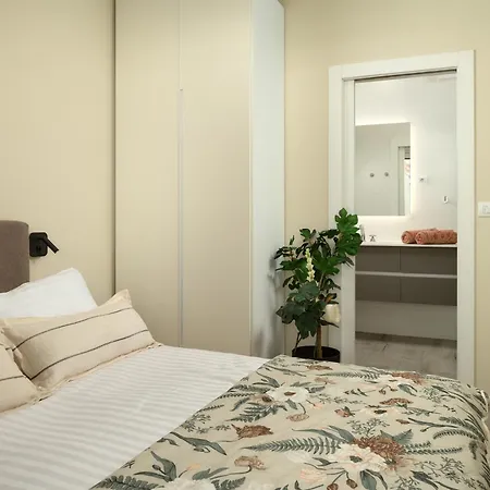 Apartman Luxury With Private Heated Pool - Znjan Angala Split